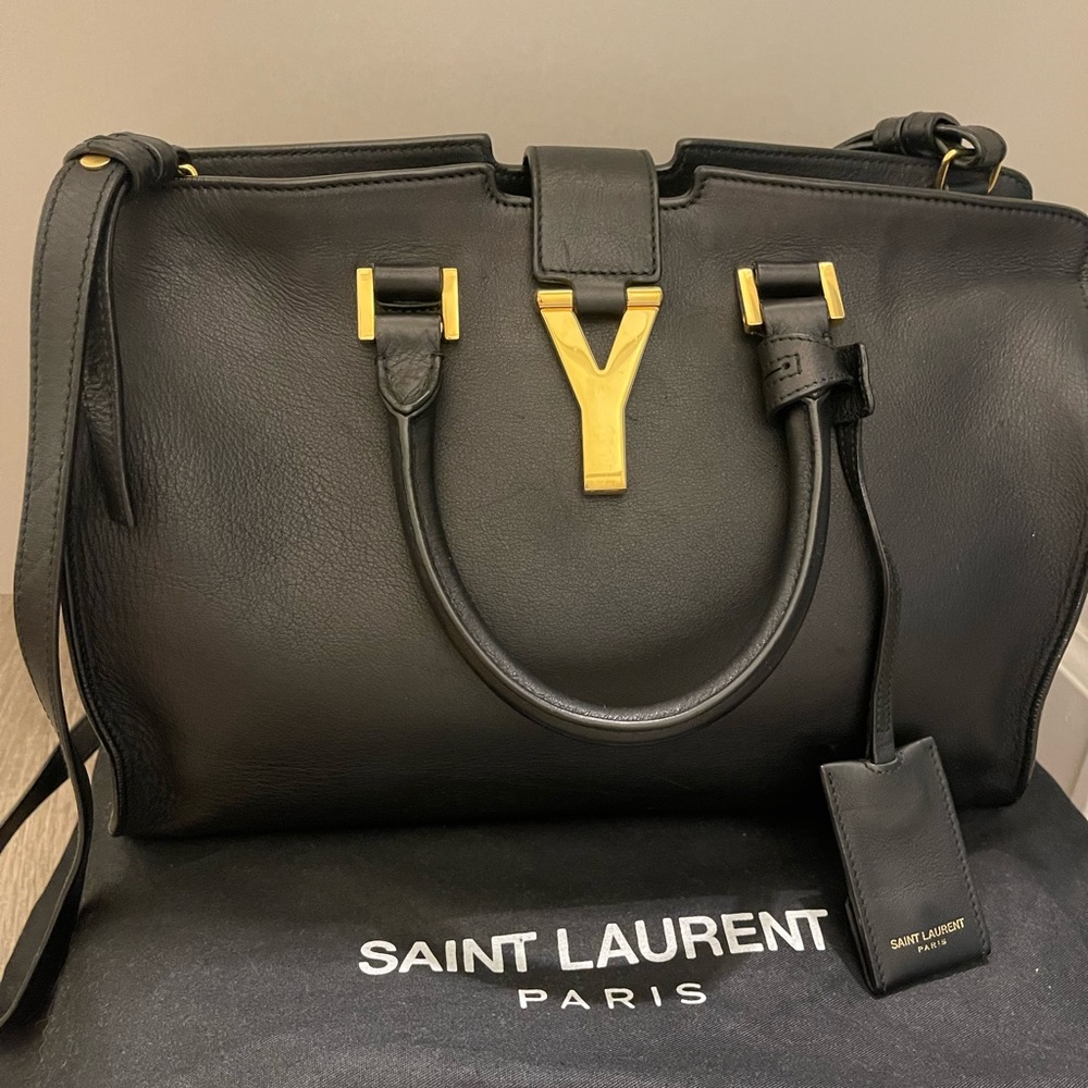 Yves Saint Laurent Small Classic Handbag